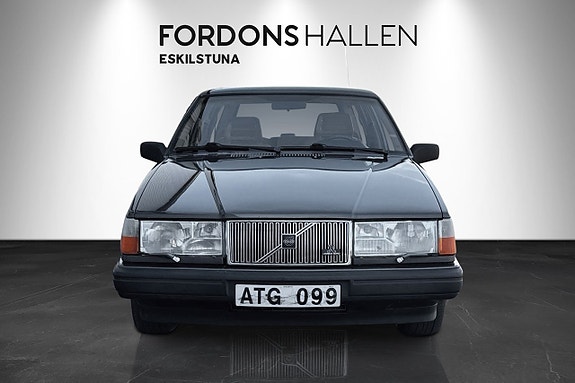 Volvo 940 2 of 5