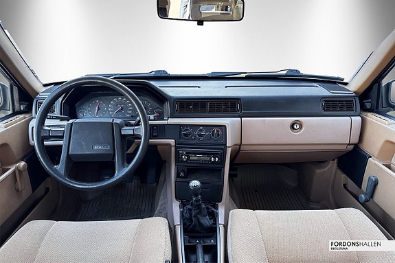 Volvo 940 16 of 22