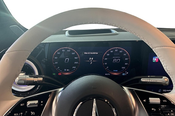 Mercedes-Benz GLB250+ 7 of 16