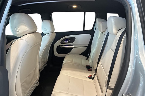 Mercedes-Benz GLB250+ 11 of 16