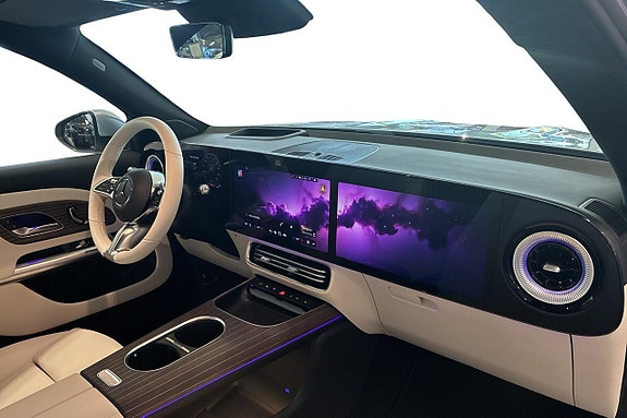 Mercedes-Benz GLB250+ 9 of 16