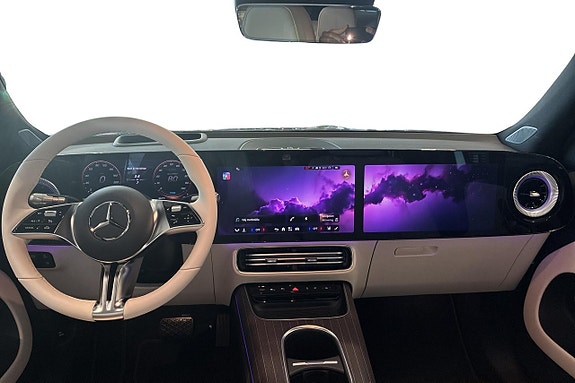 Mercedes-Benz GLB250+ 8 of 16