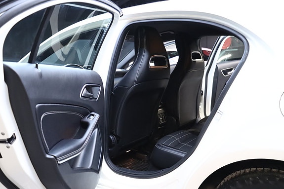 Mercedes-Benz A180 d 15 of 24