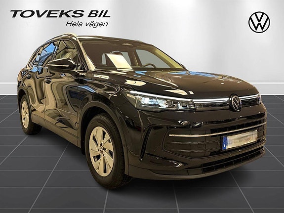 Volkswagen Tiguan 3 of 25
