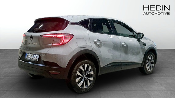 Renault Captur 2 of 5