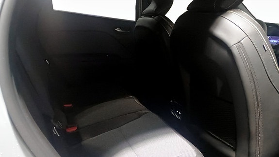 Renault Captur 5 of 5