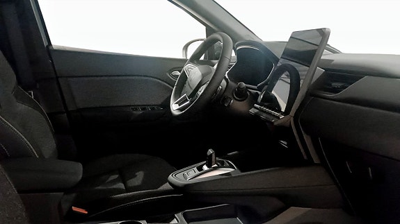 Renault Captur 3 of 5