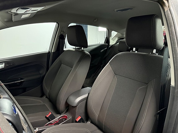Ford Fiesta 10 of 19