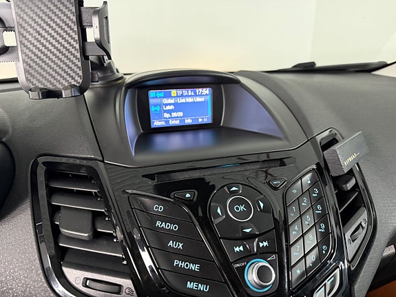 Ford Fiesta 14 of 19