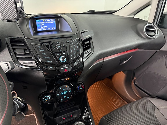 Ford Fiesta 13 of 19