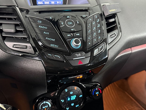 Ford Fiesta 16 of 19