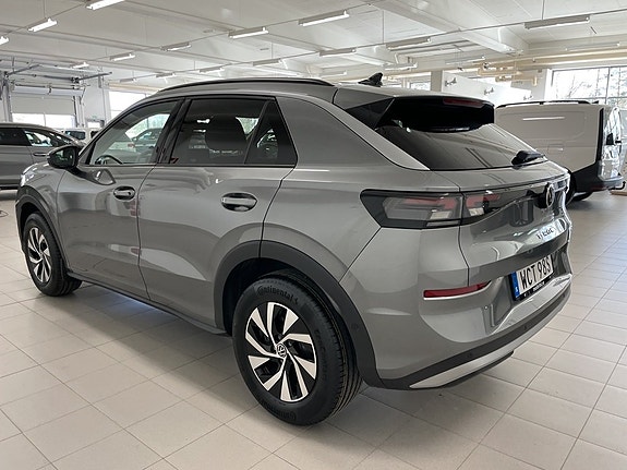 Volkswagen T-Roc 3 of 5
