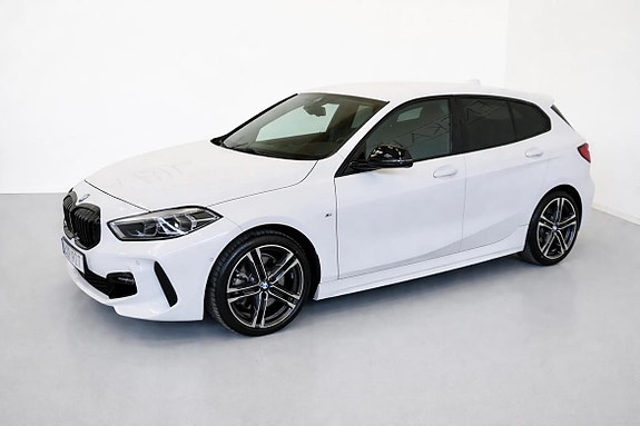 BMW 120d 4 of 5