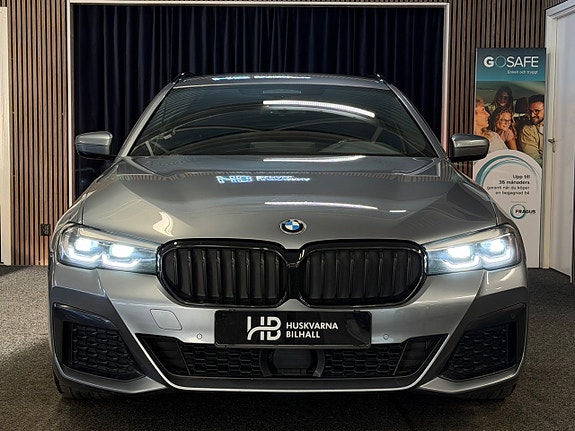 BMW 520d 2 of 5
