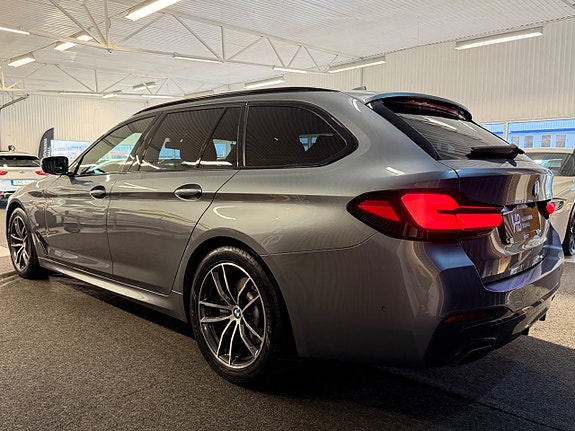 BMW 520d 4 of 5