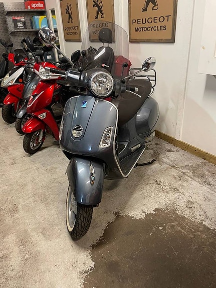 Vespa gts 300
