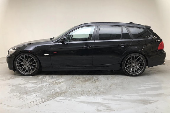 BMW 320d 2 of 6