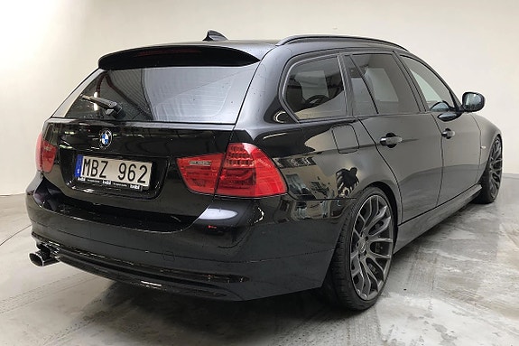 BMW 320d 3 of 6