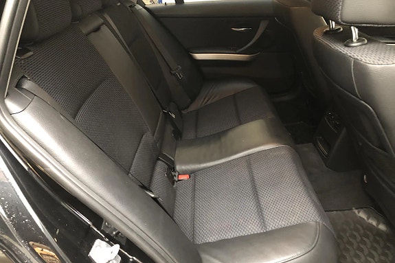 BMW 320d 6 of 6