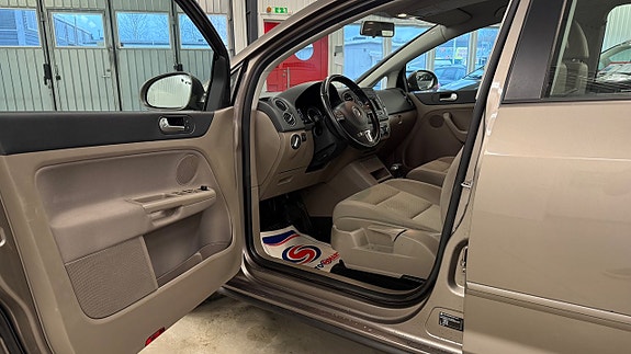 Volkswagen Golf Plus 9 of 24