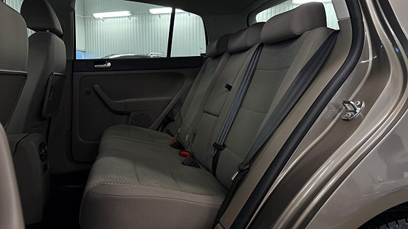 Volkswagen Golf Plus 22 of 24