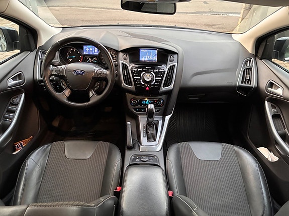 Ford Focus 13 of 26