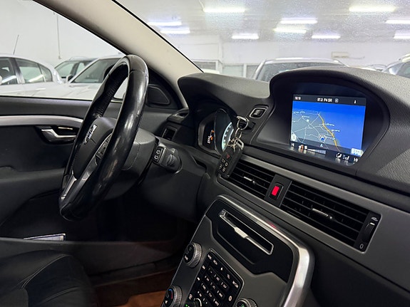 Volvo V70 10 of 16