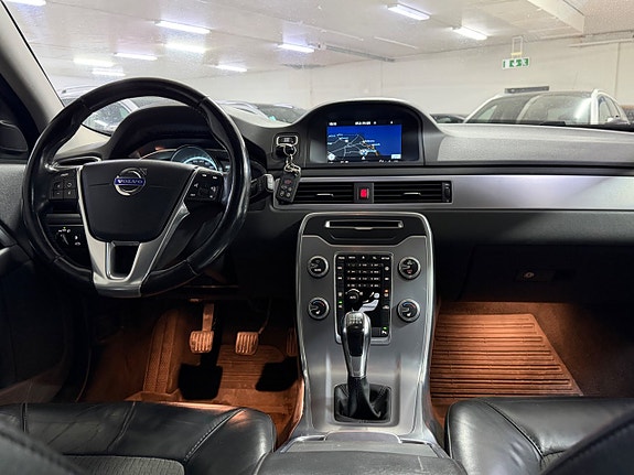 Volvo V70 7 of 16