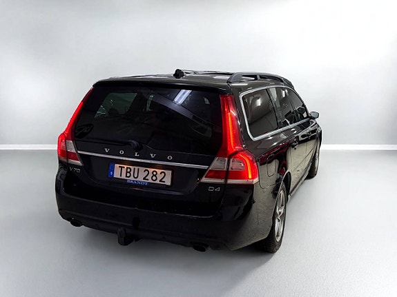 Volvo V70 4 of 16