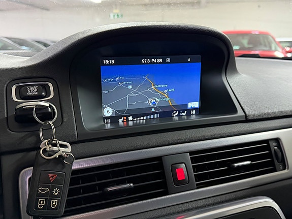 Volvo V70 8 of 16