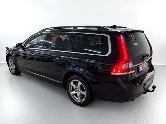 Volvo V70 2 of 16