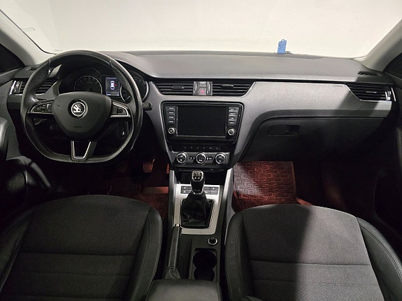 Skoda Octavia 11 of 17