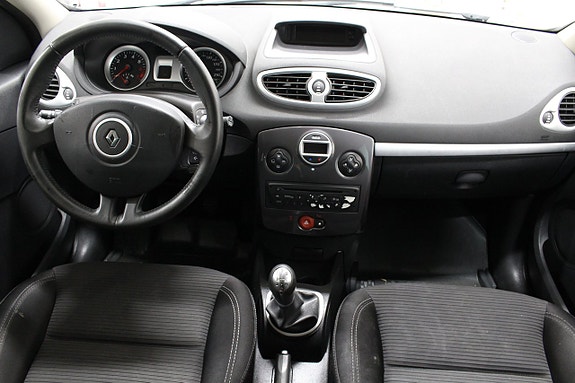 Renault Clio 12 of 19
