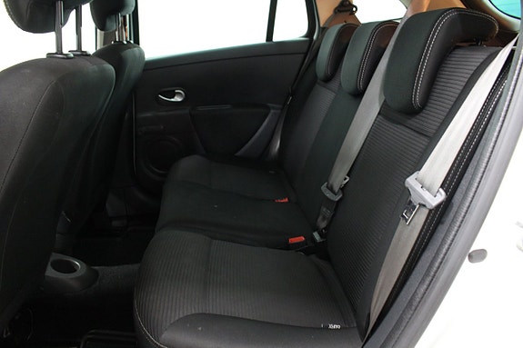Renault Clio 14 of 19
