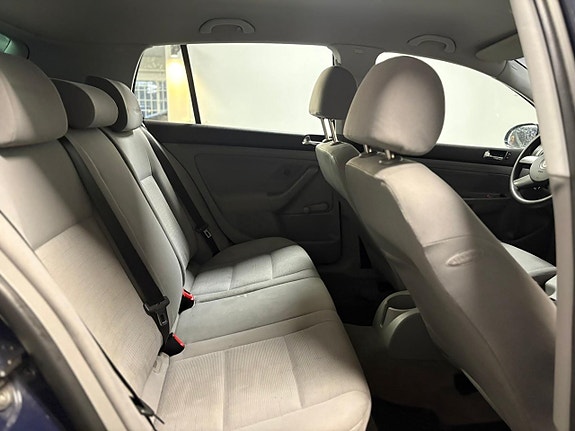 Volkswagen Golf V 12 of 13