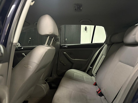 Volkswagen Golf V 8 of 13