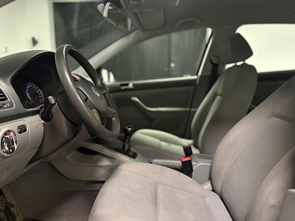 Volkswagen Golf V 7 of 13