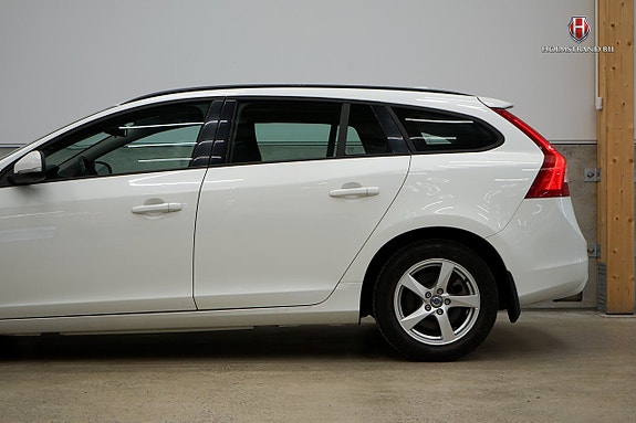 Volvo V60 7 of 18