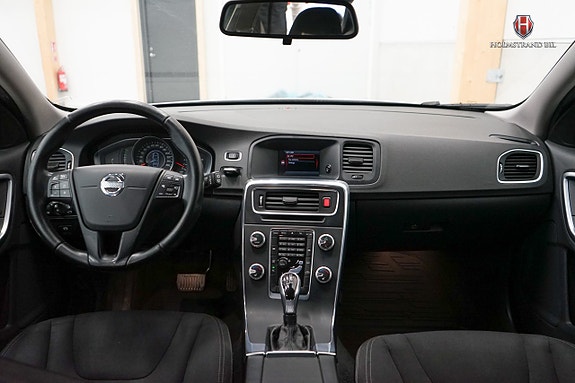 Volvo V60 11 of 18