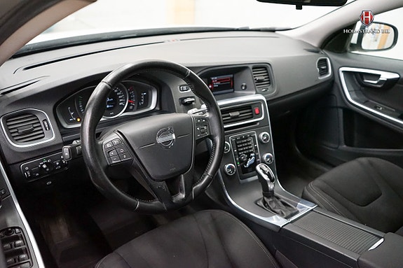 Volvo V60 8 of 18