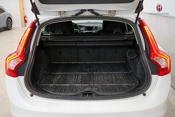 Volvo V60 17 of 18