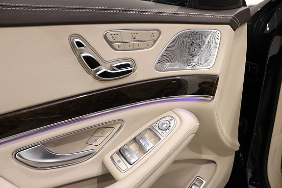 Mercedes-Benz S560 22 of 24