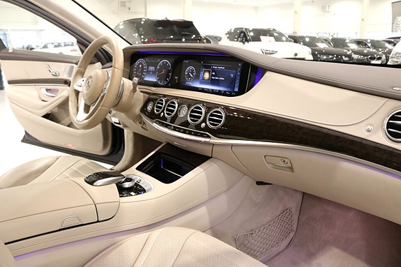 Mercedes-Benz S560 12 of 24