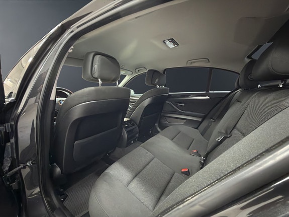 BMW 523i 9 of 17