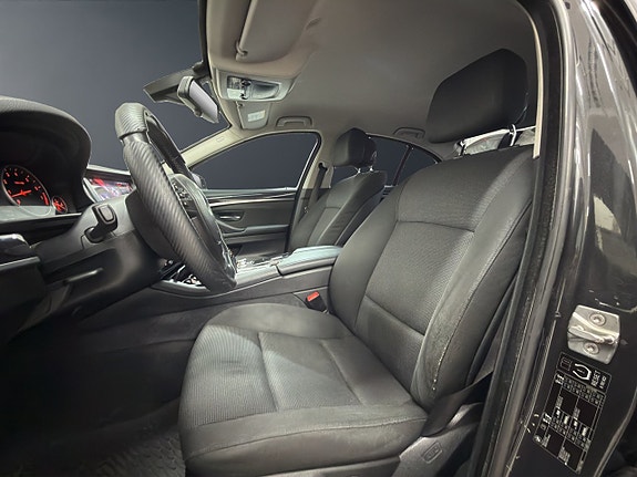 BMW 523i 8 of 17