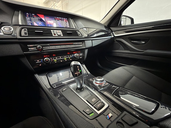 BMW 523i 16 of 17