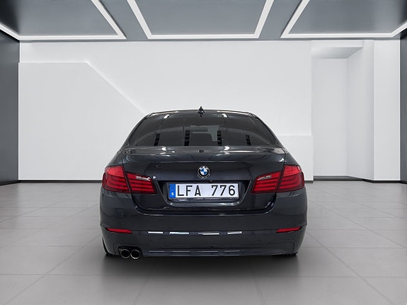 BMW 523i 5 of 5