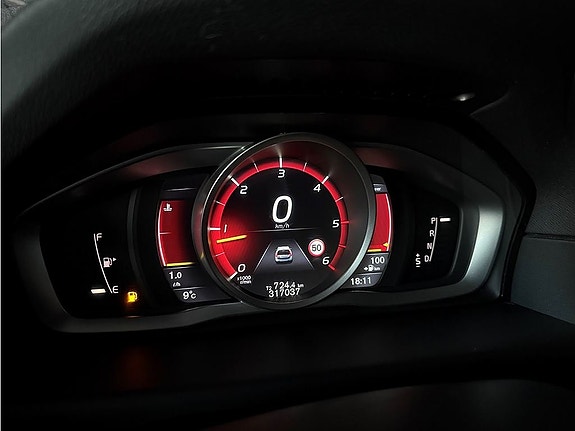 Volvo XC70 3 of 5