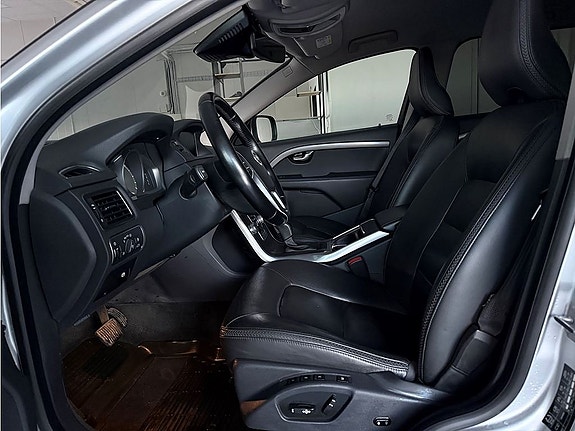 Volvo XC70 4 of 5