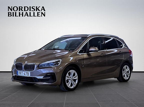BMW 225xe 3 of 5